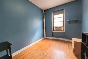 21-58 35th St, New York City, NY 11105 - Photo 3
