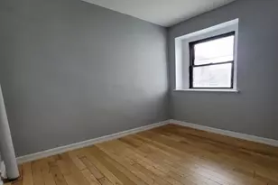21-06 35th St, New York City, NY 11105 - Photo 3