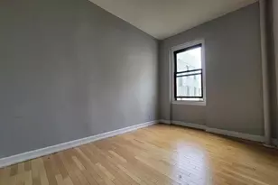 21-06 35th St, New York City, NY 11105 - Photo 5