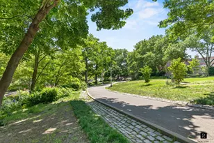 39-60 52nd St, New York City, NY 11377 - Photo 9