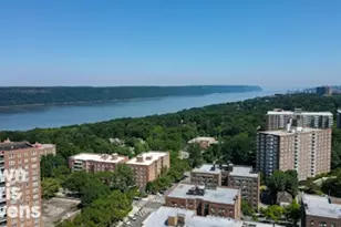 640 W 237th St, Bronx, NY 10463 - Photo 35