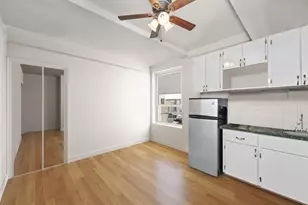 325 W 45th St, New York City, NY 10036 - Photo 3