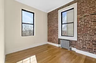 21-48 35th St, New York City, NY 11105 - Photo 3