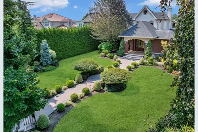 5 Boulevard, New York City, NY 11357 - Photo 1