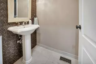 5 Boulevard, New York City, NY 11357 - Photo 19