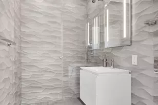 200 E 69th St, New York City, NY 10021 - Photo 17