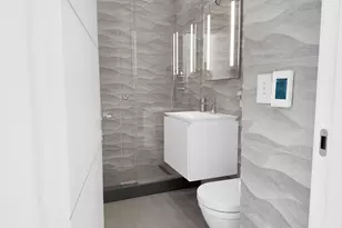 200 E 69th St, New York City, NY 10021 - Photo 15