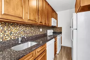 21-05 33rd St, New York City, NY 11105 - Photo 3