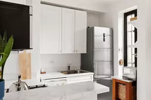 201 W 16th St, New York City, NY 10011 - Photo 5