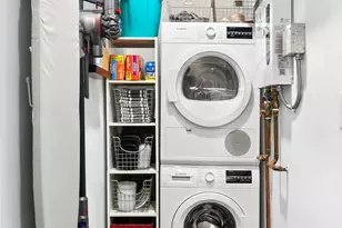1043 Halsey St, New York City, NY 11207 - Photo 11