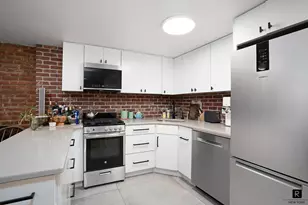 586 Pacific St, New York City, NY 11217 - Photo 5