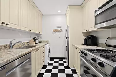 27 W 9th Street, New York City, NY 10011 - Photo 9