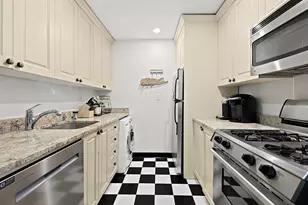 27 W 9th St, New York City, NY 10011 - Photo 9