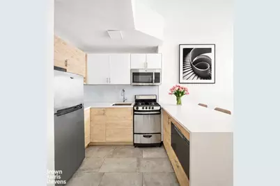 9 Barrow Street #2J, New York City, NY 10014 - Photo 3