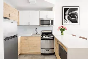 9 Barrow St, New York City, NY 10014 - Photo 3