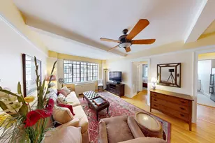 325 E 41st St, New York City, NY 10017 - Photo 3