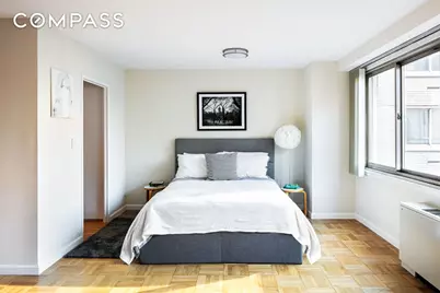 401 E 86th Street #5M, New York City, NY 10028 - Photo 3