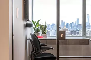 330 E 38th St, New York City, NY 10016 - Photo 17