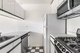 500 W 43rd St, New York City, NY 10036 - Photo 3