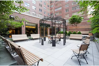 360 E 72nd Street #B804, New York City, NY 10021 - Photo 13