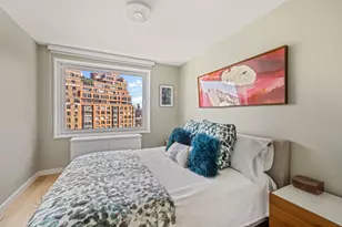 201 W 70th St, New York City, NY 10023 - Photo 5