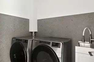 647 Baltic St, New York City, NY 11217 - Photo 37