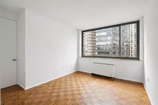 2000 Broadway, New York City, NY 10023 - Photo 7