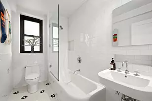 235 E 22nd St, New York City, NY 10010 - Photo 7