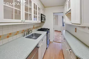 345 E 52nd St, New York City, NY 10022 - Photo 3