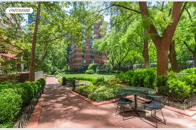 200 E 94th Street #1012, New York City, NY 10128 - Photo 15