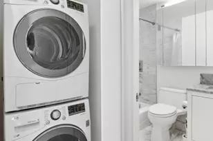 200 E 94th St, New York City, NY 10128 - Photo 7