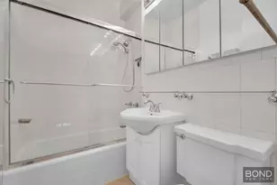 360 E 72nd St, New York City, NY 10021 - Photo 5