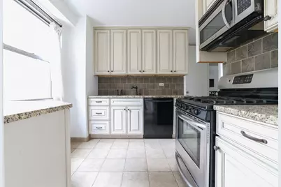 300 E 40th Street #5C, New York City, NY 10016 - Photo 5