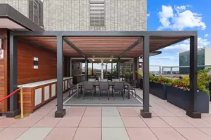 300 E 40th St, New York City, NY 10016 - Photo 11