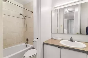 300 E 40th St, New York City, NY 10016 - Photo 9