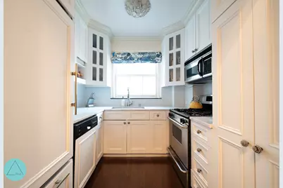 71 E 77th Street #9C, New York City, NY 10075 - Photo 9