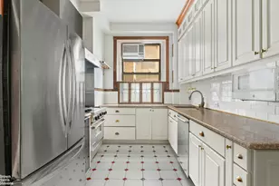 310 W 86th St, New York City, NY 10024 - Photo 7