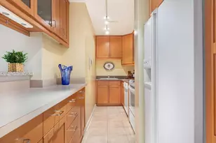 165 W 66th St, New York City, NY 10023 - Photo 3