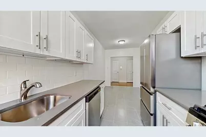 3220 Ave H #4B, New York City, NY 11210 - Photo 7