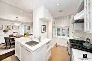 330 W 72nd St, New York City, NY 10023 - Photo 5