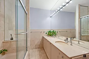 240 E 47th St, New York City, NY 10017 - Photo 9