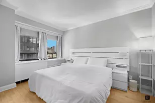 240 E 47th St, New York City, NY 10017 - Photo 7