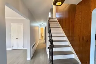 82-04 188th St, New York City, NY 11423 - Photo 9