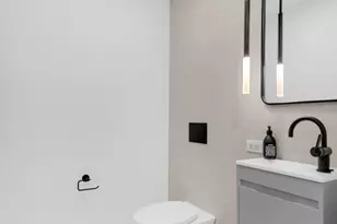 24 Huntington St, New York City, NY 11231 - Photo 9