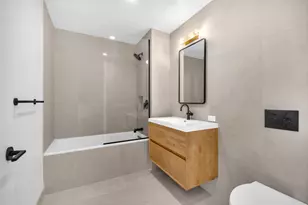 24 Huntington St, New York City, NY 11231 - Photo 35