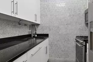 330 E 38th St, New York City, NY 10016 - Photo 9