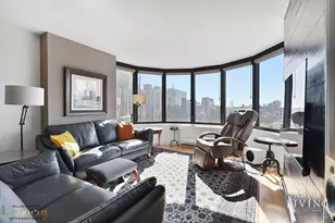 330 E 38th St, New York City, NY 10016 - Photo 3