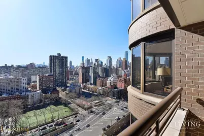 330 E 38th Street #24A, New York City, NY 10016 - Photo 15