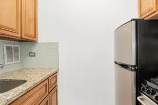 330 E 70th St, New York City, NY 10021 - Photo 7