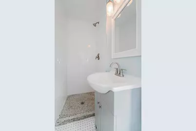 333 Mayfair Drive N, New York City, NY 11234 - Photo 29